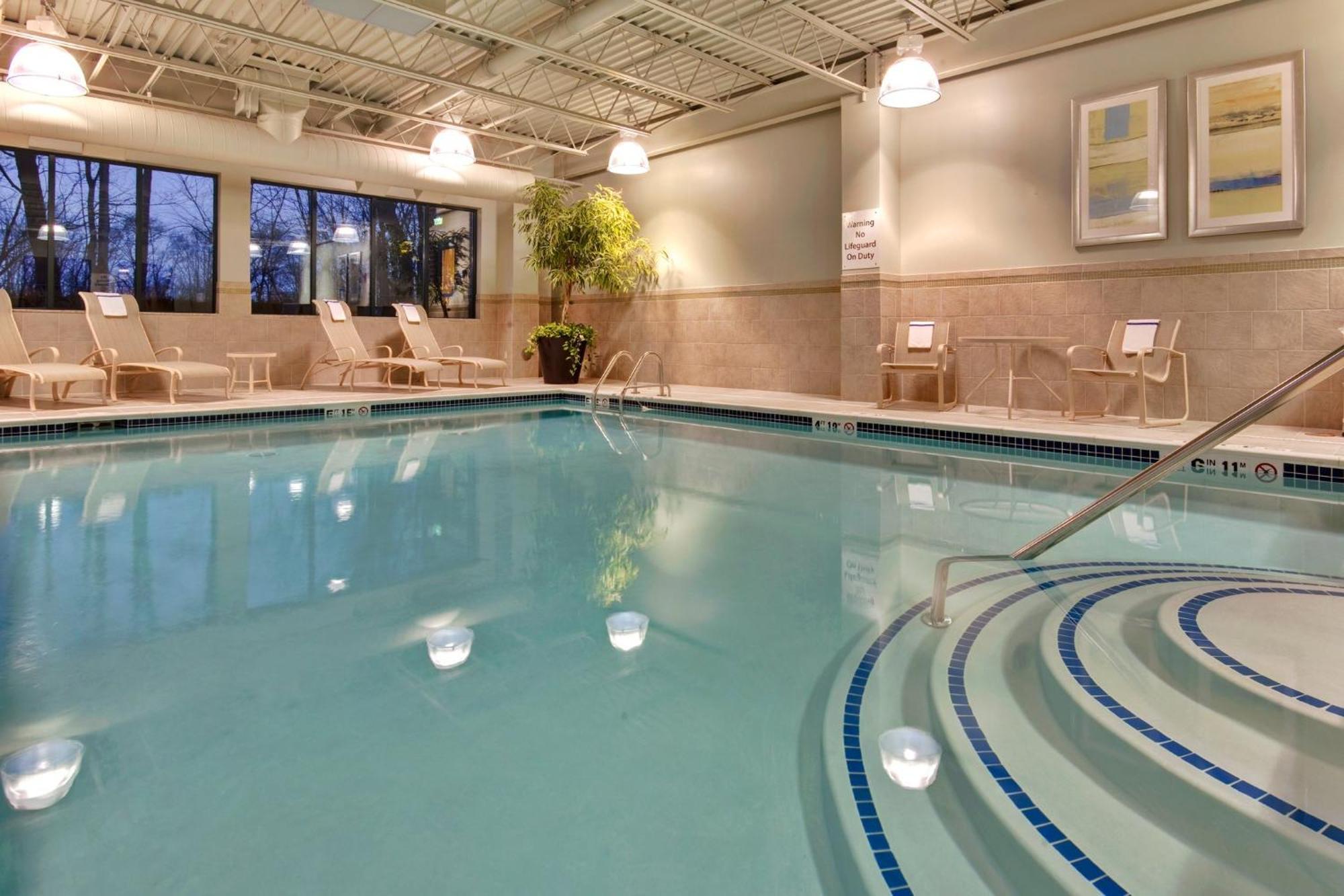Express & Detroit - By Ihg Hotel Novi